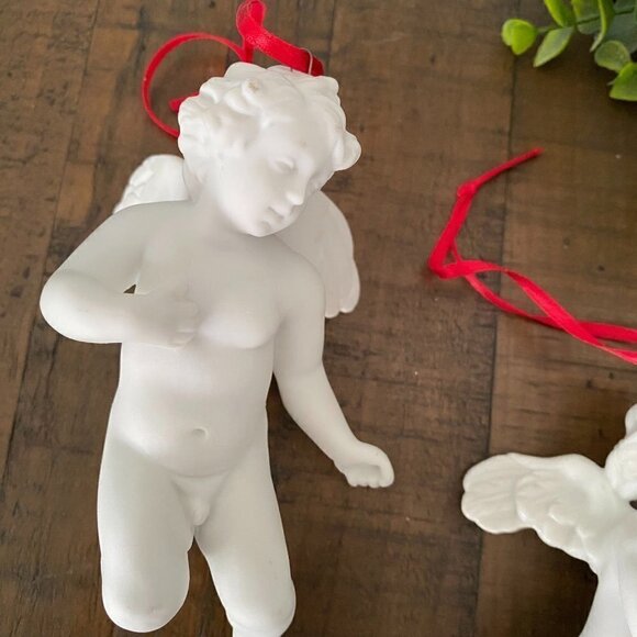 Vintage Pair of Porcelain Bisque Cherub Ornaments - Picture 3 of 4